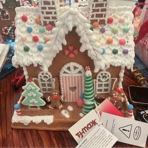 Gingerbread house lights up